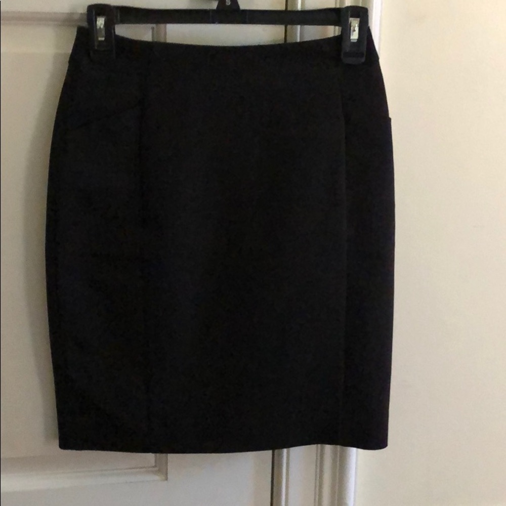 Black H&M mini pencil skirt with hand pockets
